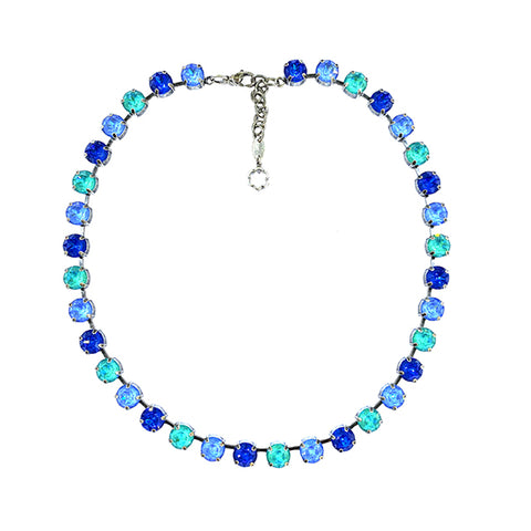 Necklace with Swarovsky crystals model 0472